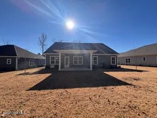 114 Firethorn Circle Wallace, NC 28466