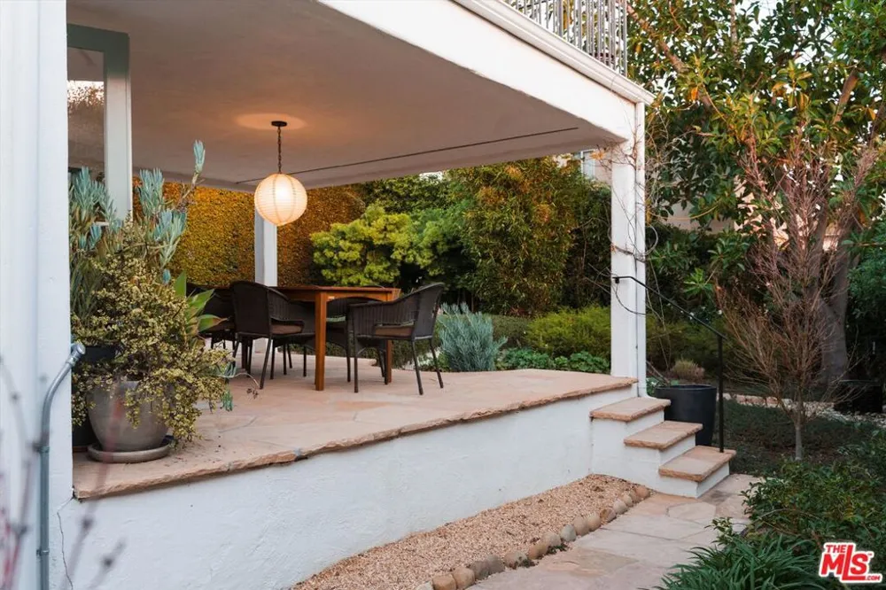 1322 E Cota Street Santa Barbara, CA 93103