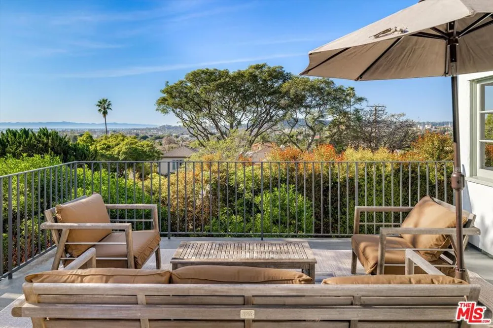 1322 E Cota Street Santa Barbara, CA 93103