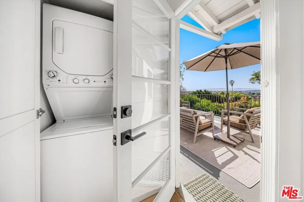 1322 E Cota Street Santa Barbara, CA 93103