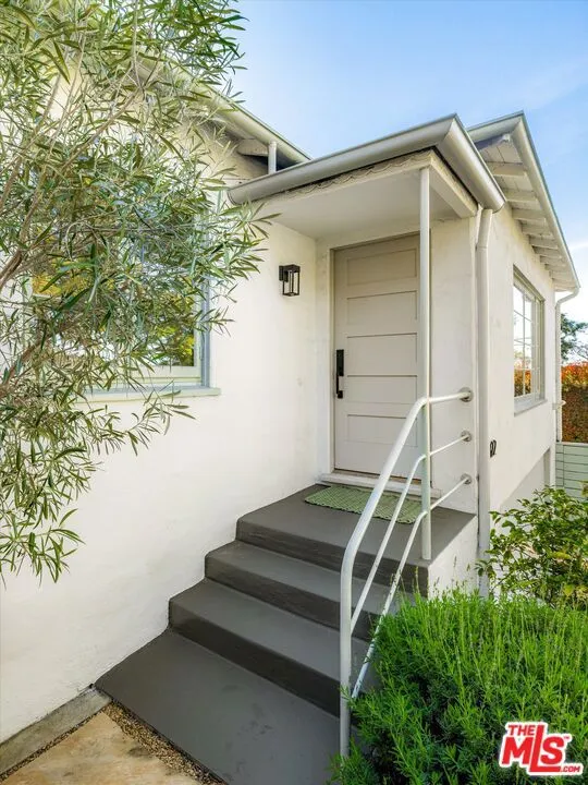 1322 E Cota Street Santa Barbara, CA 93103
