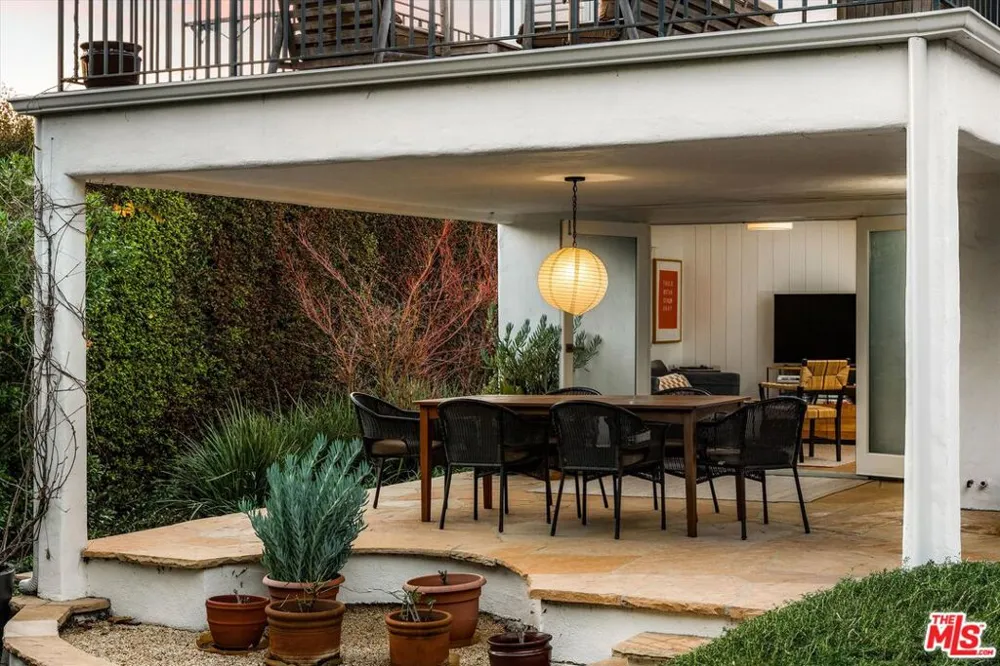 1322 E Cota Street Santa Barbara, CA 93103