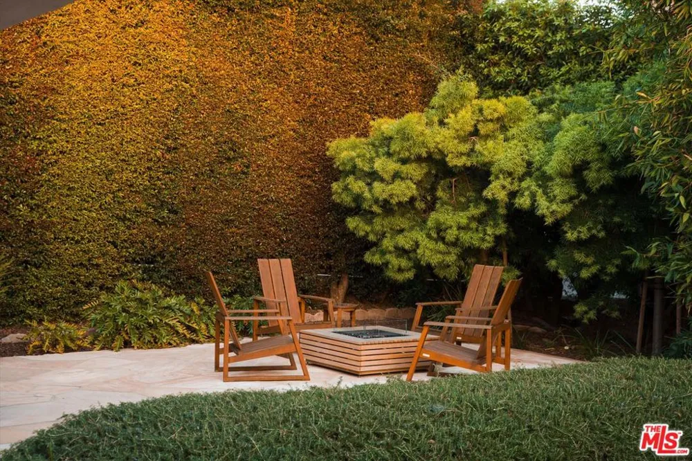 1322 E Cota Street Santa Barbara, CA 93103