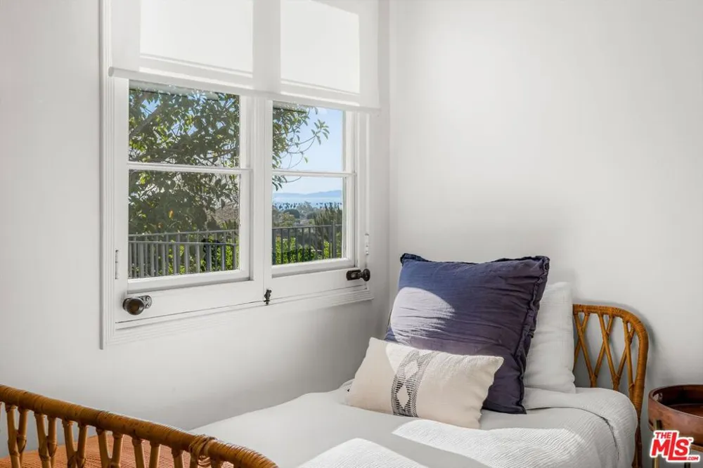 1322 E Cota Street Santa Barbara, CA 93103