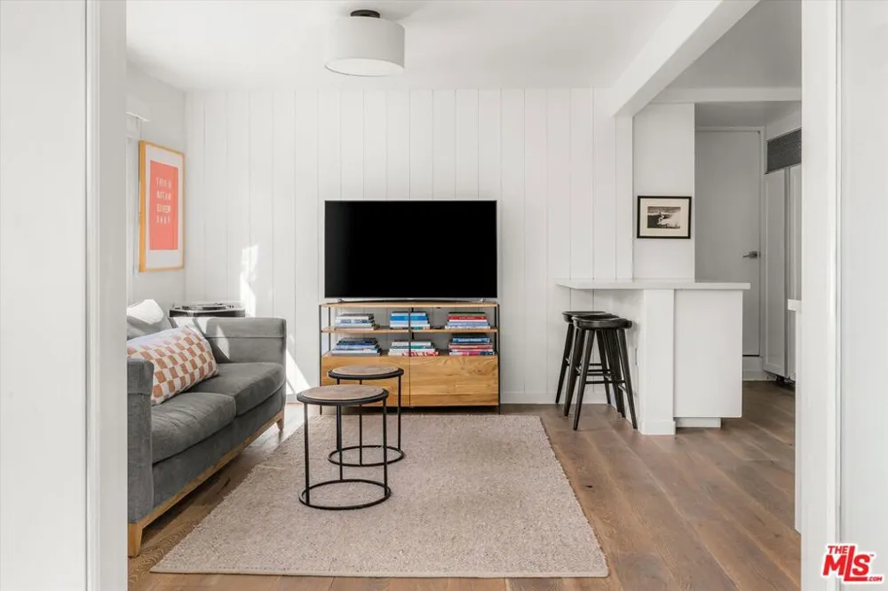 1322 E Cota Street Santa Barbara, CA 93103