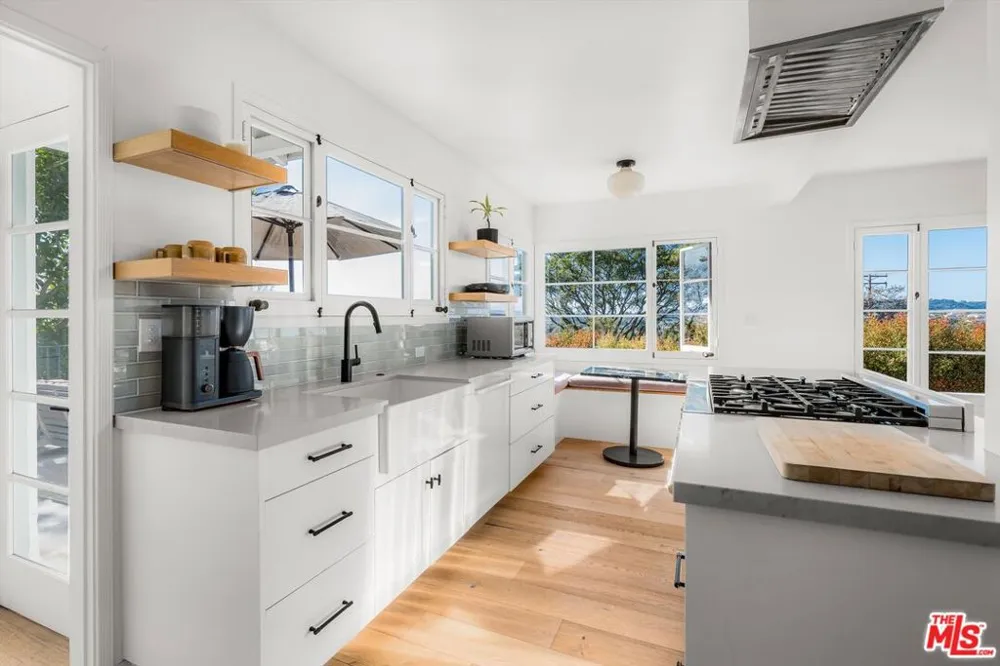1322 E Cota Street Santa Barbara, CA 93103