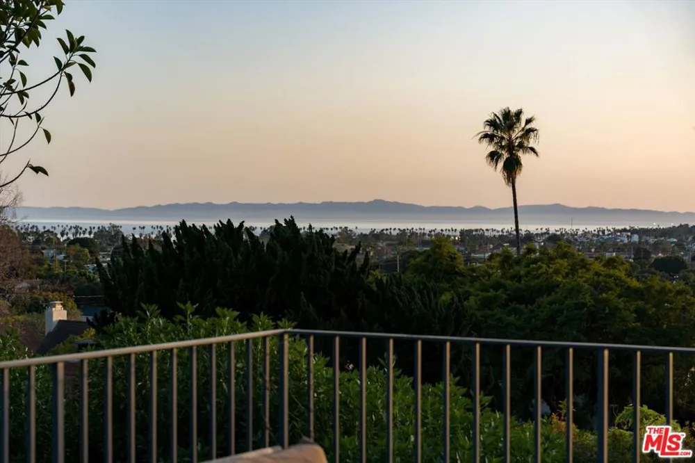 1322 E Cota Street Santa Barbara, CA 93103