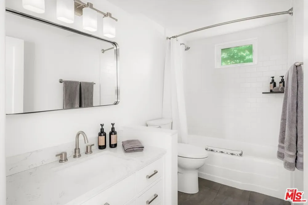 1322 E Cota Street Santa Barbara, CA 93103