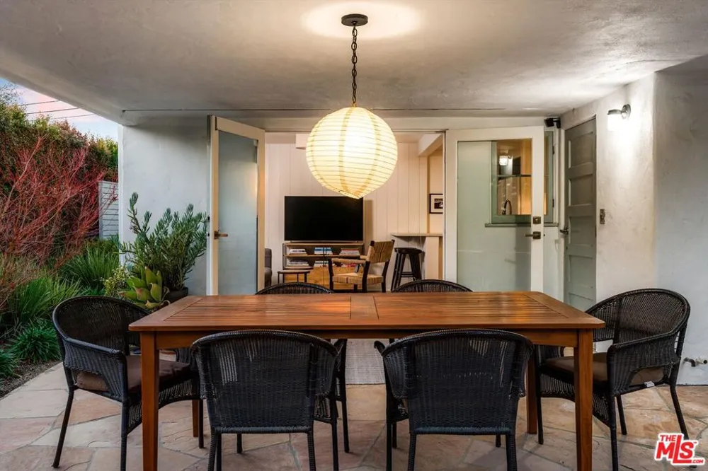 1322 E Cota Street Santa Barbara, CA 93103