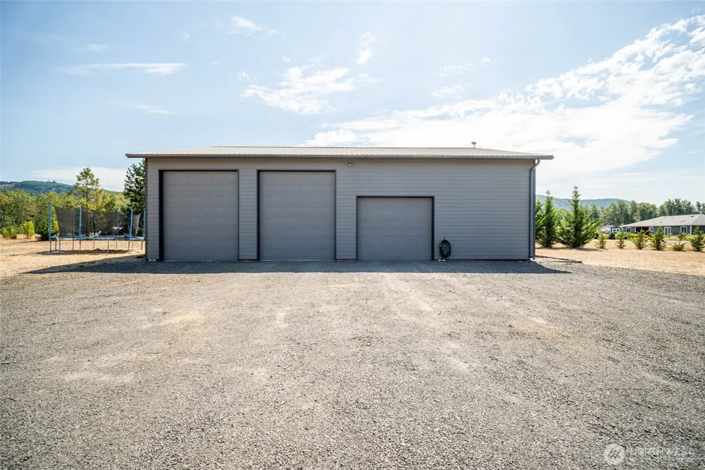195 Bay Point Drive Castle Rock, WA 98611