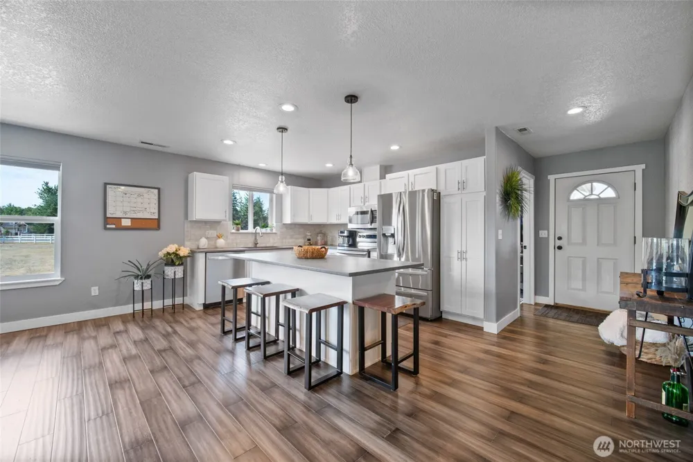 195 Bay Point Drive Castle Rock, WA 98611