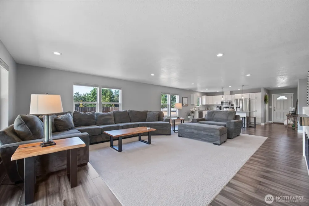 195 Bay Point Drive Castle Rock, WA 98611