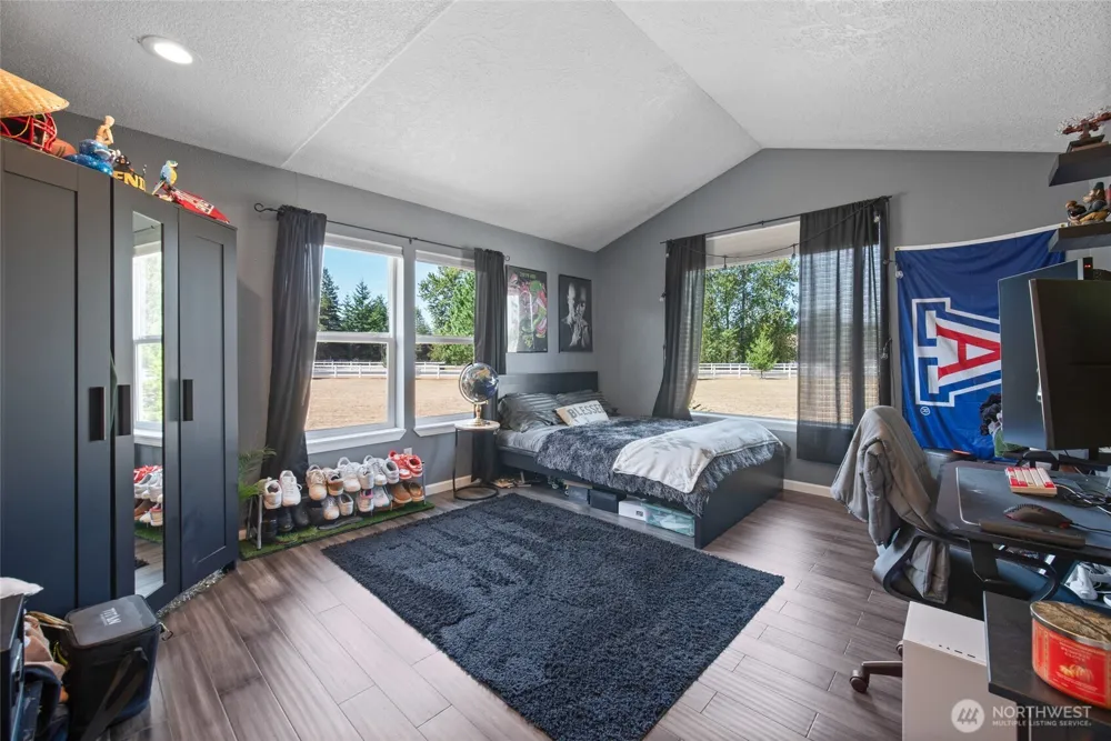 195 Bay Point Drive Castle Rock, WA 98611