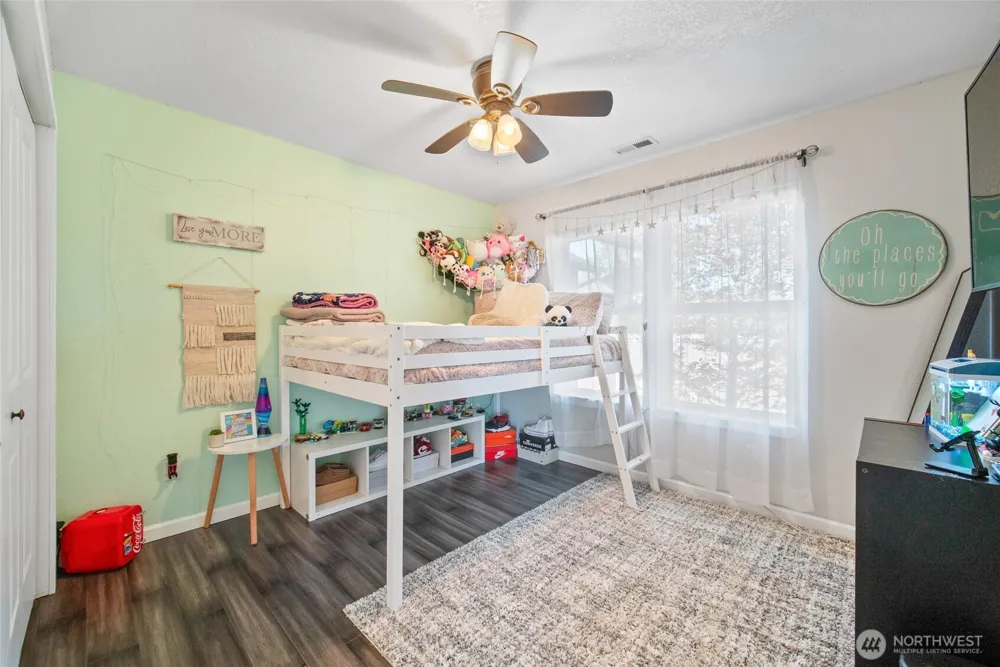 195 Bay Point Drive Castle Rock, WA 98611