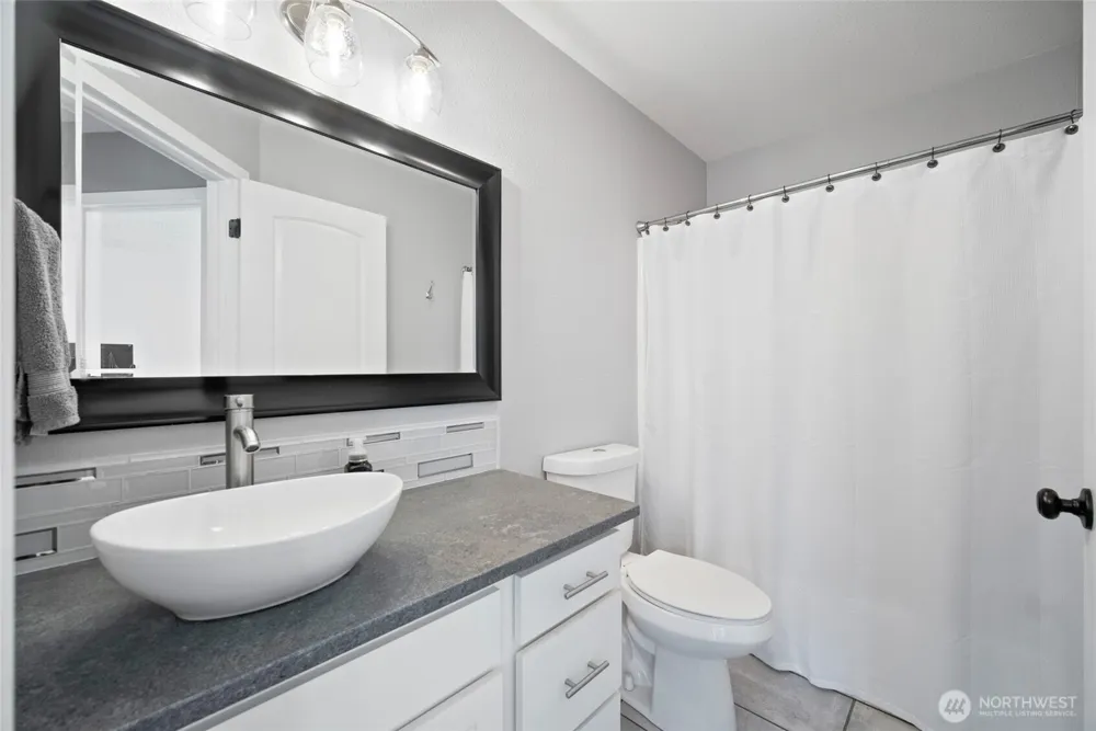 195 Bay Point Drive Castle Rock, WA 98611