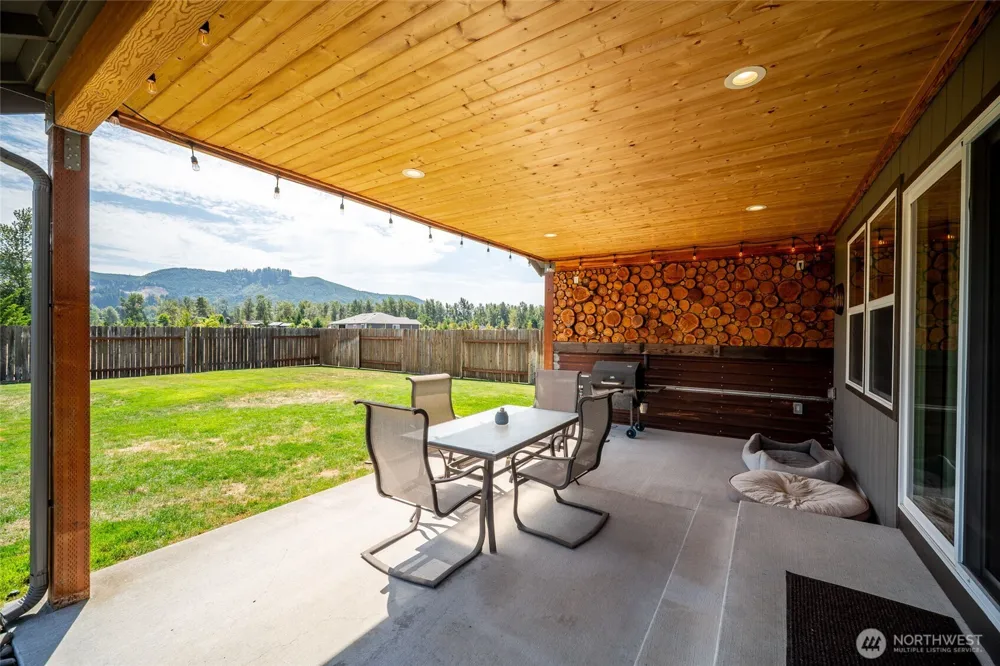 195 Bay Point Drive Castle Rock, WA 98611