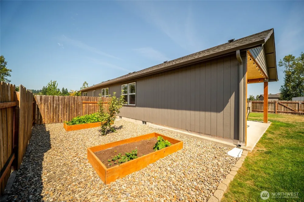 195 Bay Point Drive Castle Rock, WA 98611