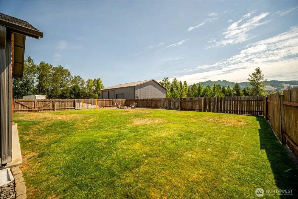 195 Bay Point Drive Castle Rock, WA 98611