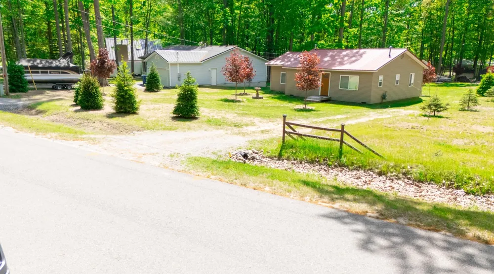 408 Kirkshire Avenue Markey Township, MI 48653