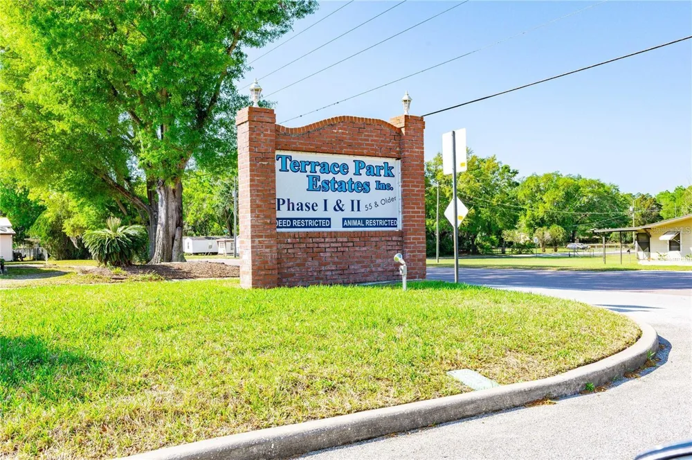 CHRIS DR. Wesley Chapel, FL 33543