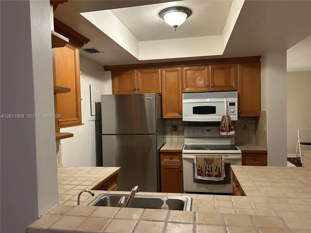 9411 SW 4th St #202 Miami, FL 33174