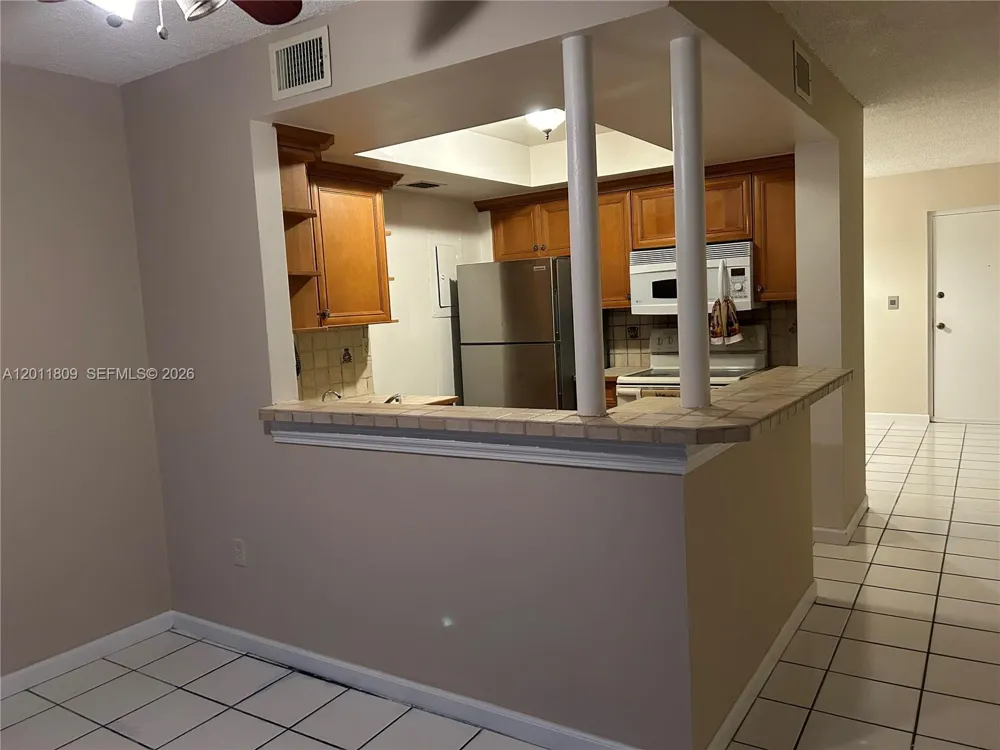 9411 SW 4th St #202 Miami, FL 33174