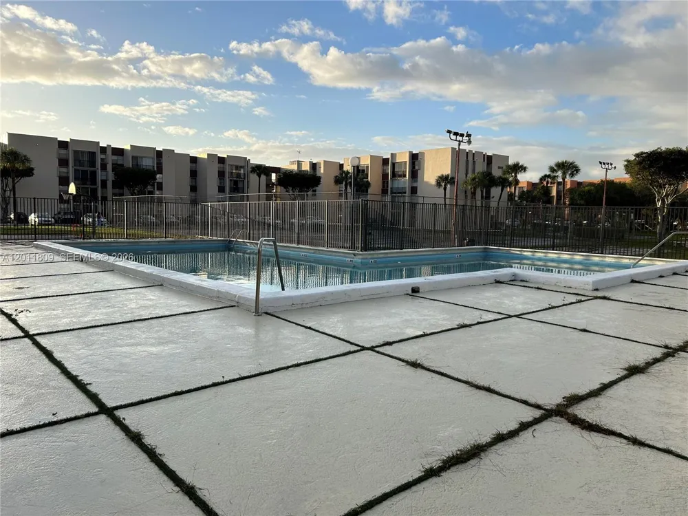 9411 SW 4th St #202 Miami, FL 33174