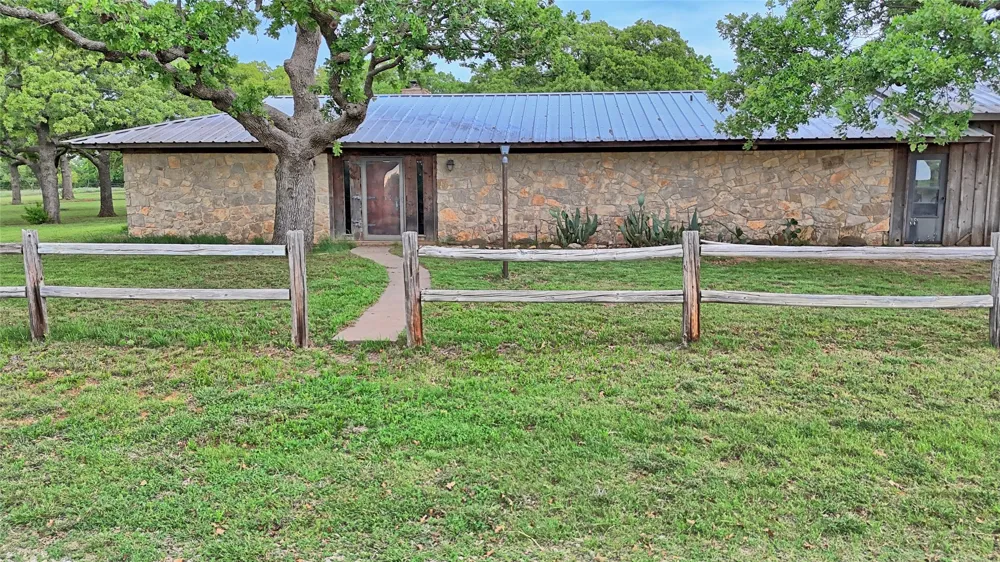 3377 Lodge Creek Road Henrietta, TX 76365