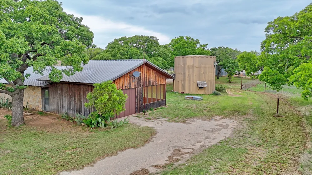 3377 Lodge Creek Road Henrietta, TX 76365