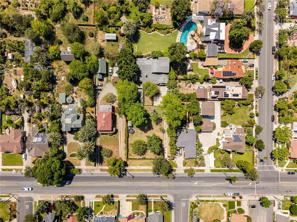 440 W Main Street Tustin, CA 92780