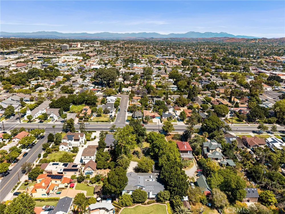 440 W Main Street Tustin, CA 92780