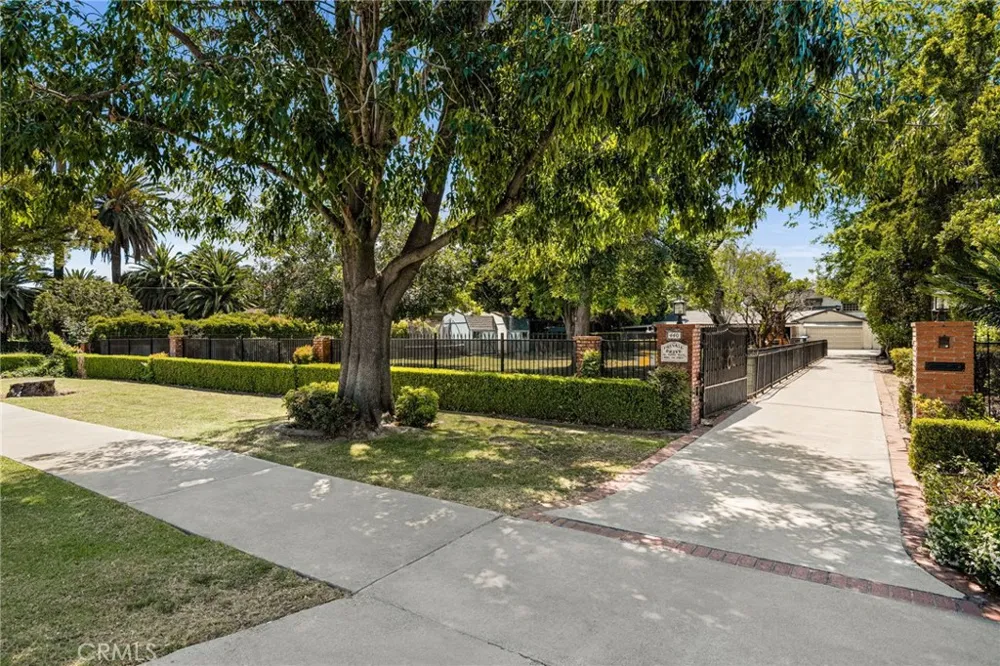 440 W Main Street Tustin, CA 92780