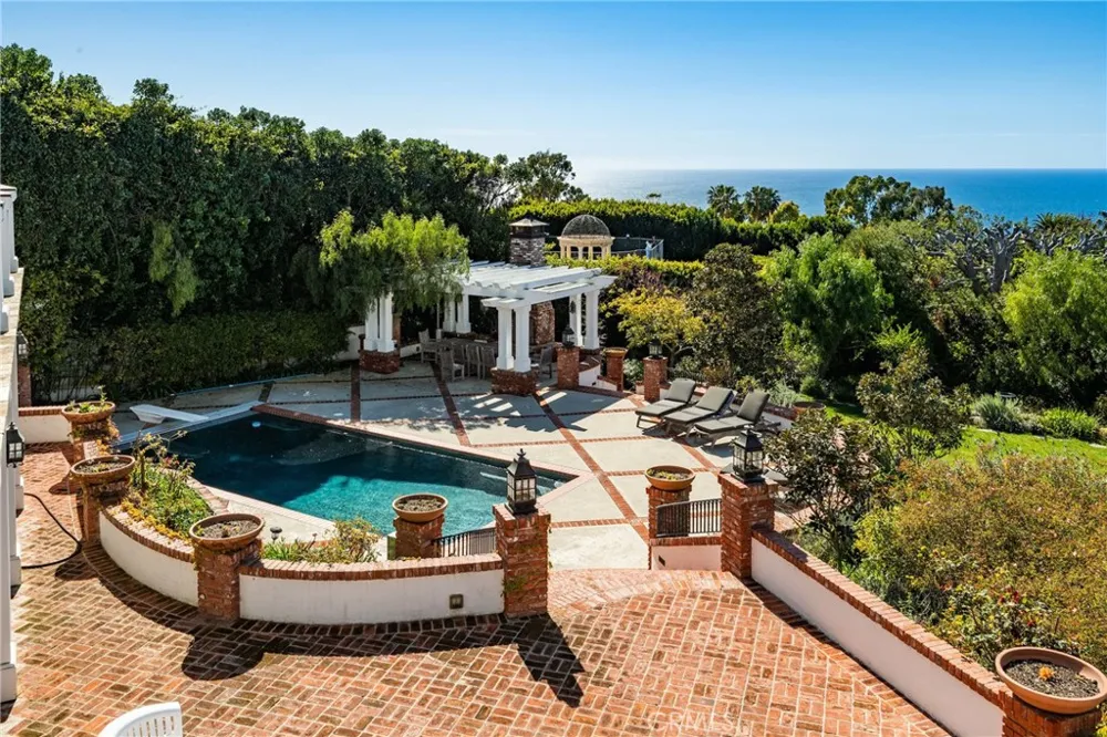1409 Via Arco Palos Verdes Estates, CA 90274