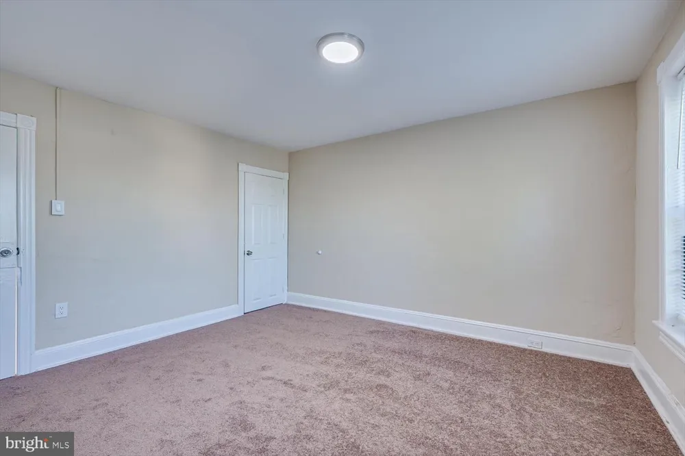 447 WHITTAKER AVENUE Trenton, NJ 08611