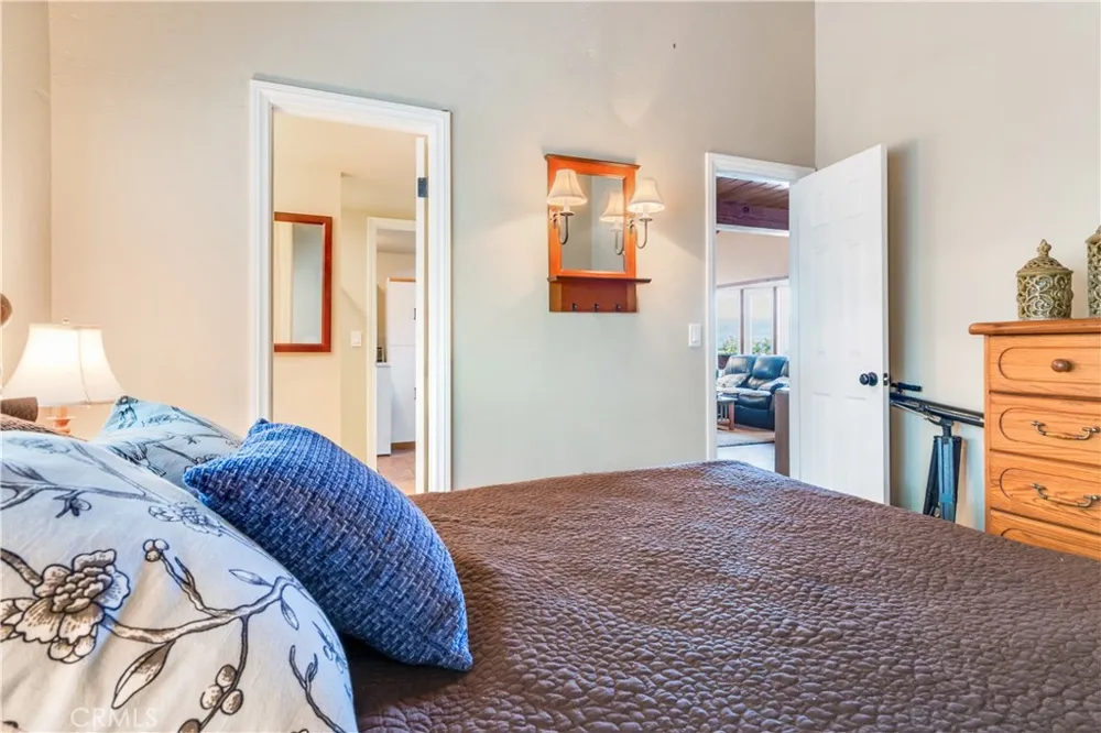 39576 Oak Glen Road Fawnskin, CA 92333