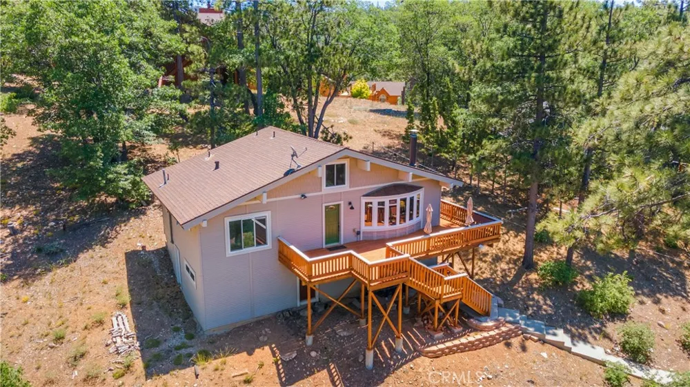 39576 Oak Glen Road Fawnskin, CA 92333