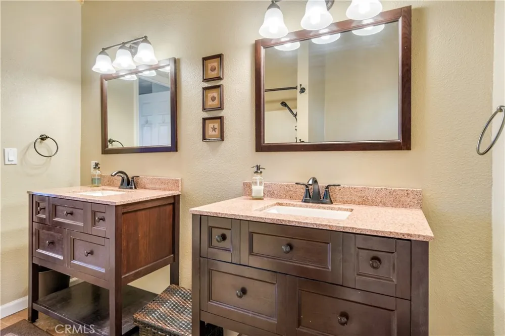 39576 Oak Glen Road Fawnskin, CA 92333