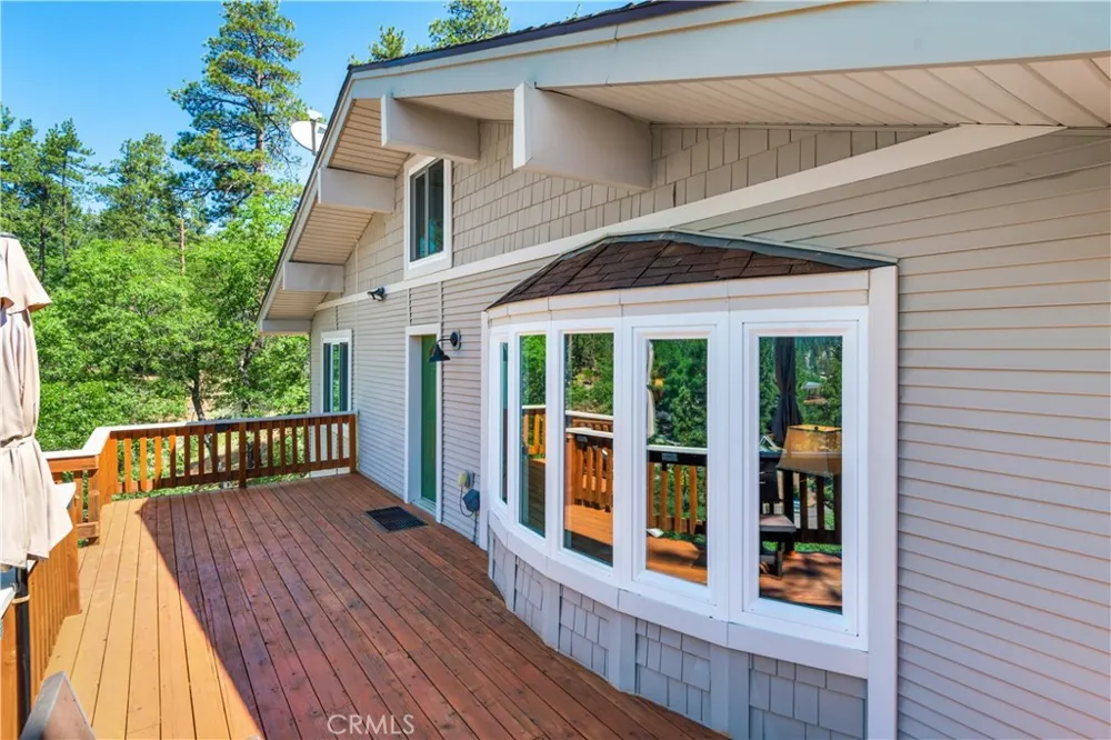39576 Oak Glen Road Fawnskin, CA 92333