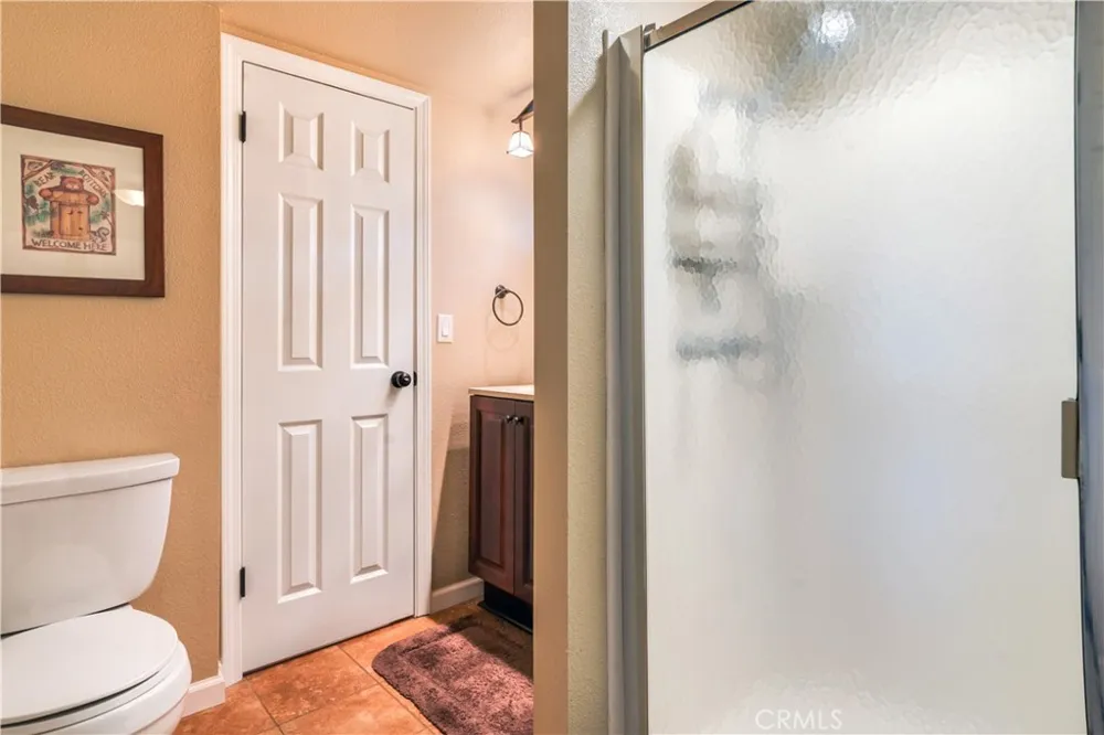39576 Oak Glen Road Fawnskin, CA 92333