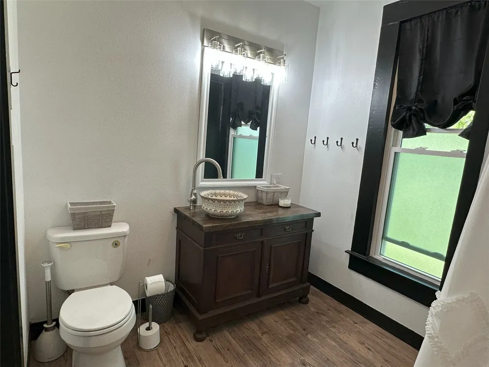 506 NE 3rd Street Hubbard, TX 76648