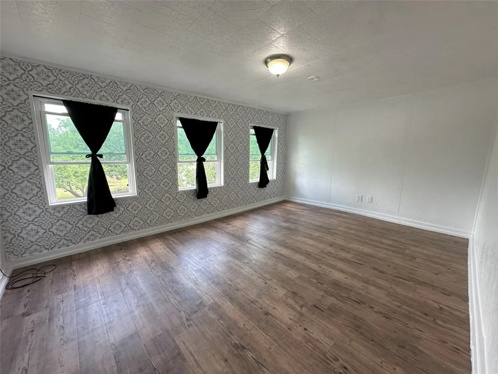 506 NE 3rd Street Hubbard, TX 76648