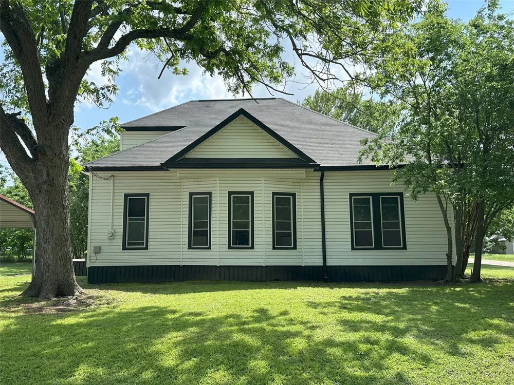 506 NE 3rd Street Hubbard, TX 76648