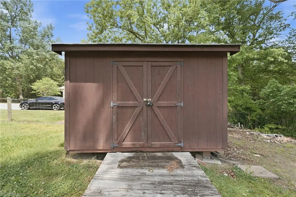 5414 Eastcrest Road McLeansville, NC 27301