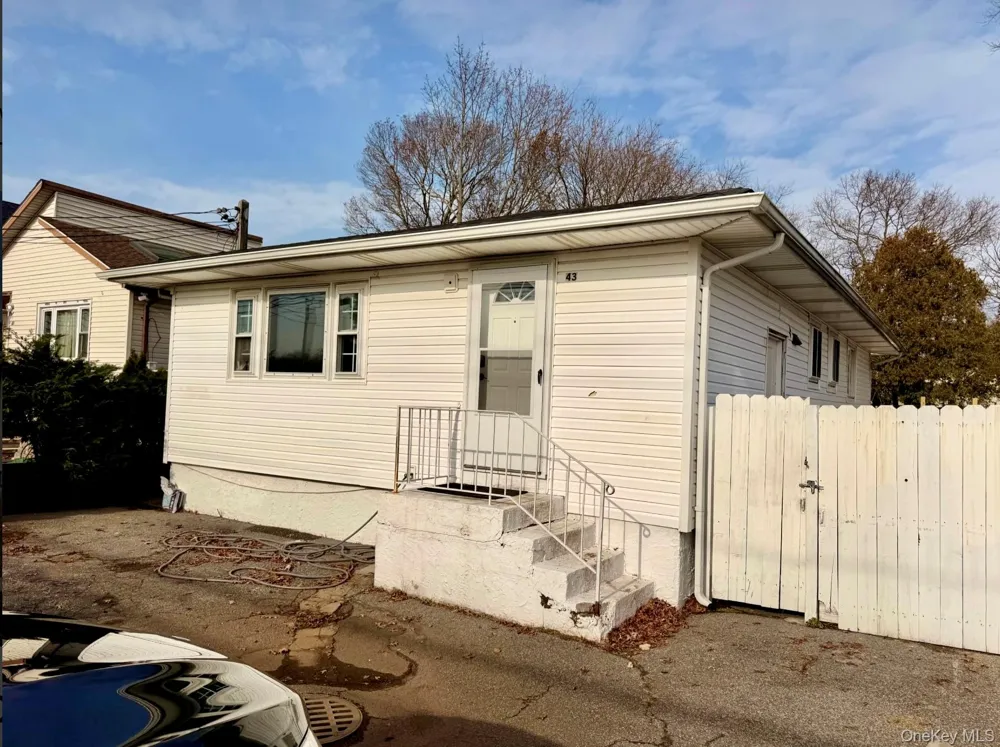 43 Johnson Avenue Ronkonkoma, NY 11779