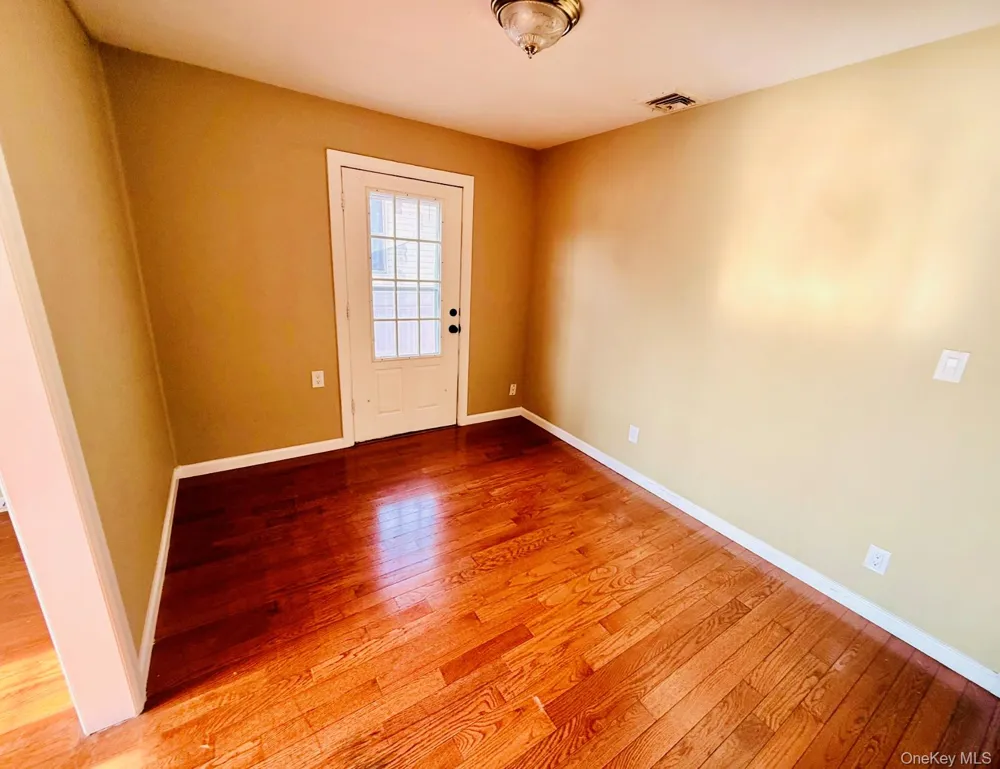 43 Johnson Avenue Ronkonkoma, NY 11779