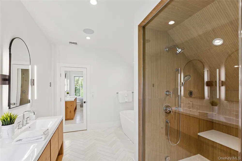 510 Abrahams Path Amagansett, NY 11930