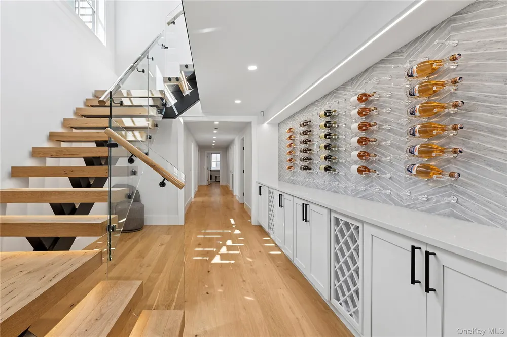 510 Abrahams Path Amagansett, NY 11930