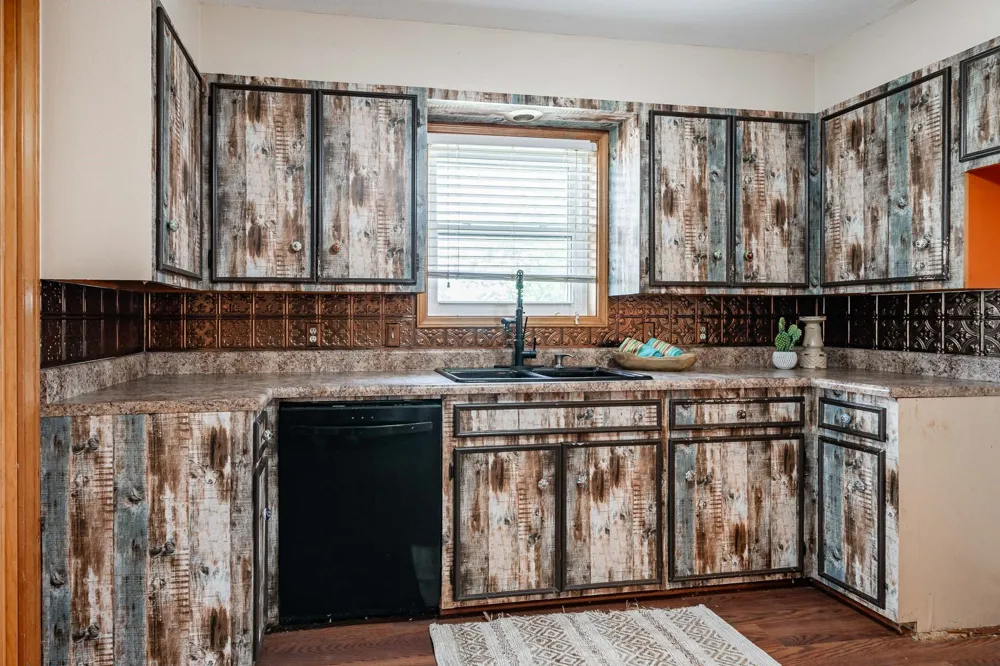 1001 E Nevada Seymour, TX 76380