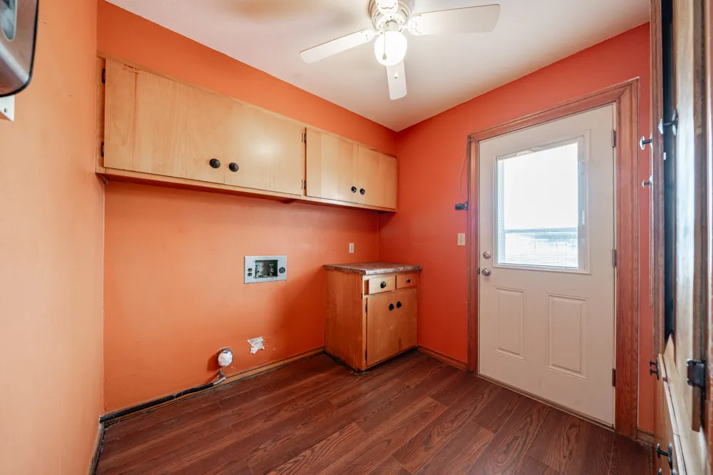 1001 E Nevada Seymour, TX 76380