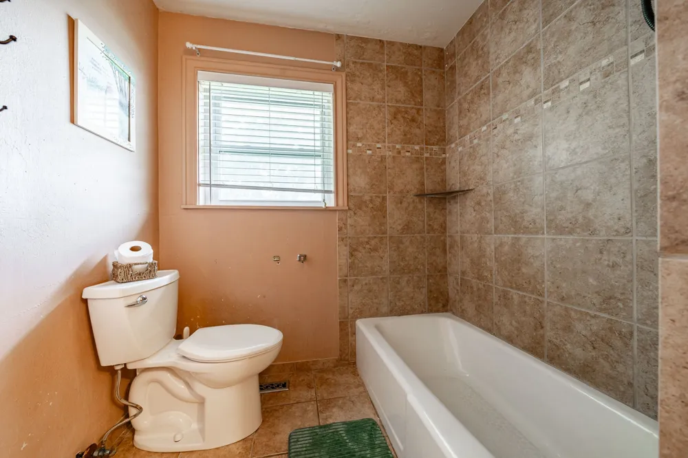 1001 E Nevada Seymour, TX 76380